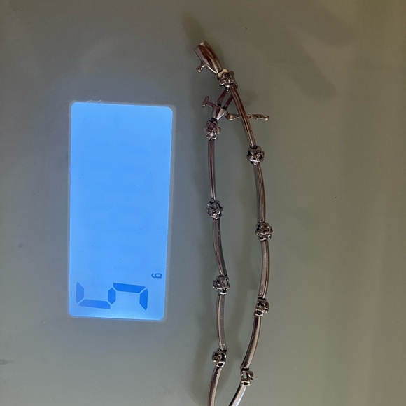 10 Kt White Gold Diamond Bracelet. - Picture 8 of 9